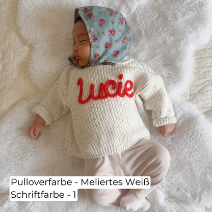 Handgestrickter, personalisierter Pullover